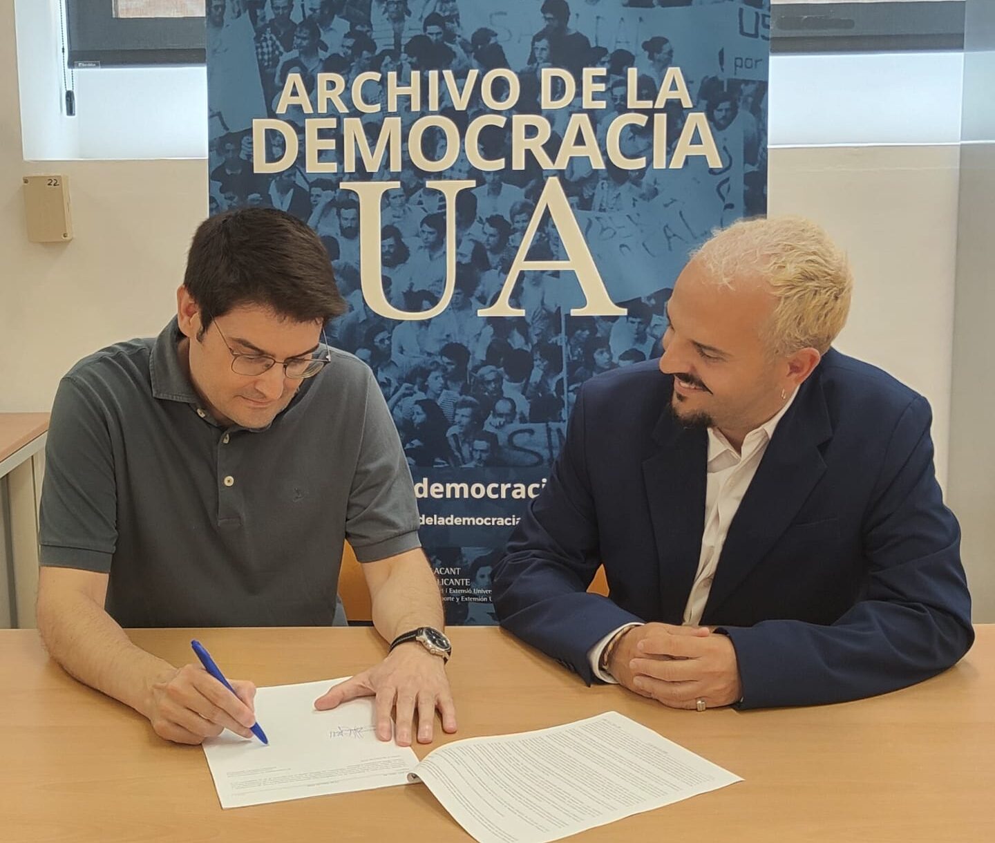 La UA y Wikimedia España firman convenio para impulsar el conocimiento libre